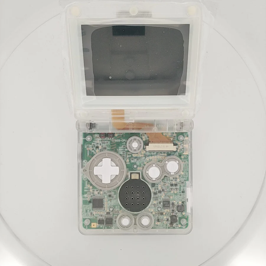 Game Boy Advance SP con pantalla IPS, carcasa transparente y botones blancos